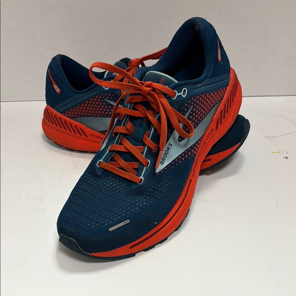 Brooks Men's Adrenaline GTS running shoes size 9 1/2